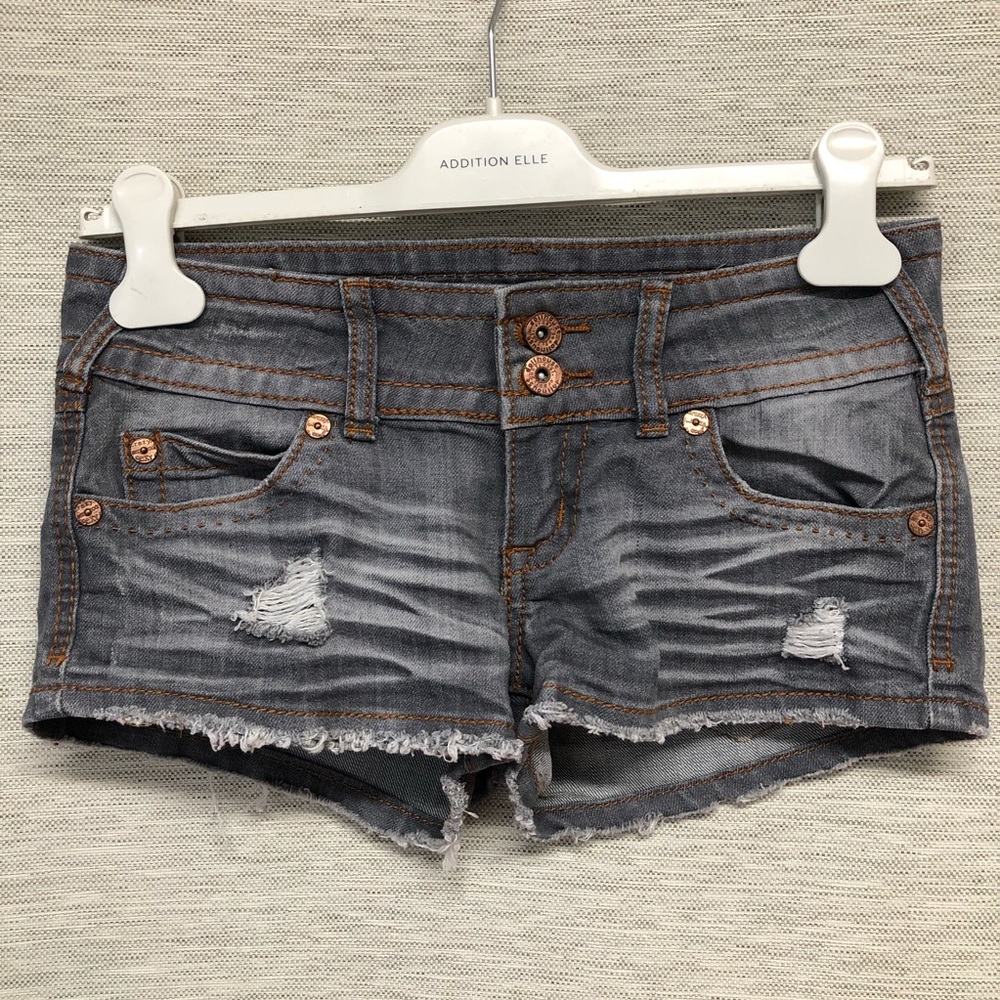 ‘crazy sexy cool’ Dollhouse denim shorts, Size 3